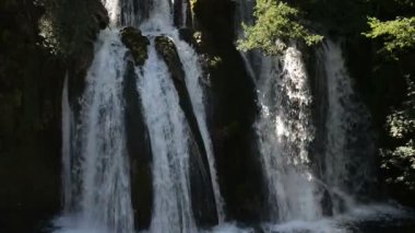 taze su ile şelale