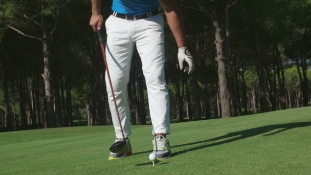 Giocatore di golf stanno sparando — Video Stock