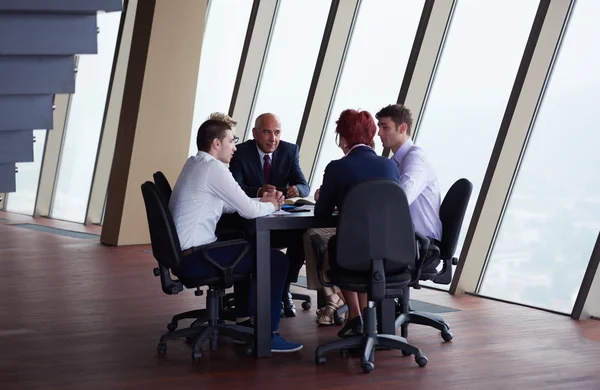 Grupo Personas Negocios Startup Tienen Reunión Interior Oficina Brillante Moderna — Foto de Stock