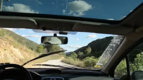 Hombre conduciendo un coche — Vídeos de Stock