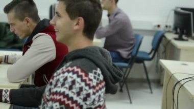teknoloji öğrencileri grubu