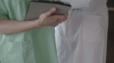 Grup Hastanesi'nde sağlık personeli