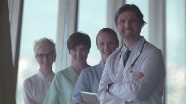 Groupe de personnel médical à l'hôpital — Video