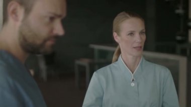 Grup Hastanesi'nde sağlık personeli