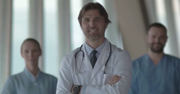 Группа медицинского персонала в больнице — стоковое видео