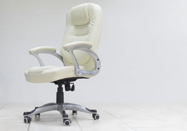 白いオフィスの椅子 — ストック写真