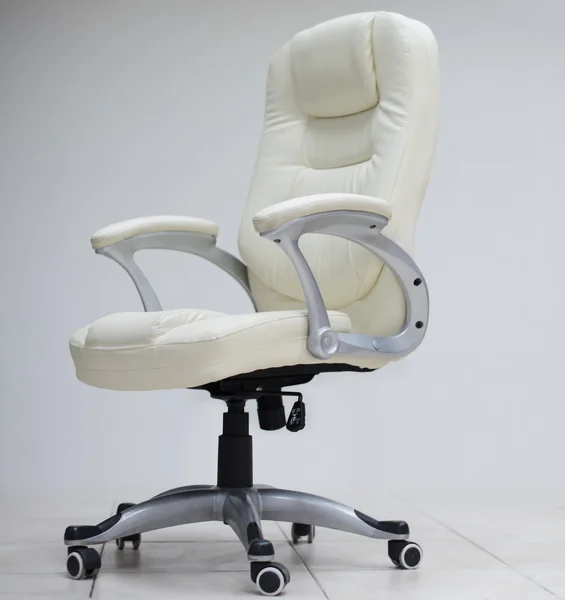 Krzesło biurowe biały — Zdjęcie stockowe