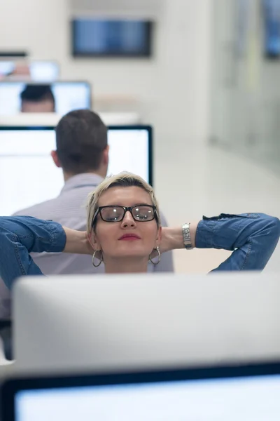 Startup business, woman  working on desktop computer — Stock Photo, Image