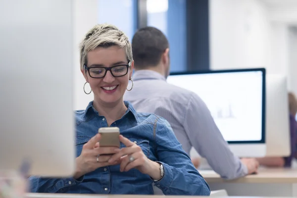 Startup business, woman  working on desktop computer — Stock Photo, Image