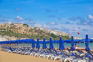 Apulia bölgesinde Adriyatik Denizi'nin panoramik görünüm