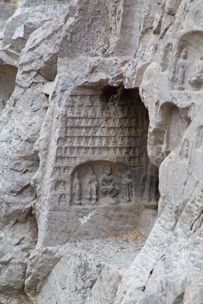 Slavné Longmen Grottoes Sochy Buddhy Bodhisattvas Vytesané Skále Monolitu Poblíž — Stock fotografie