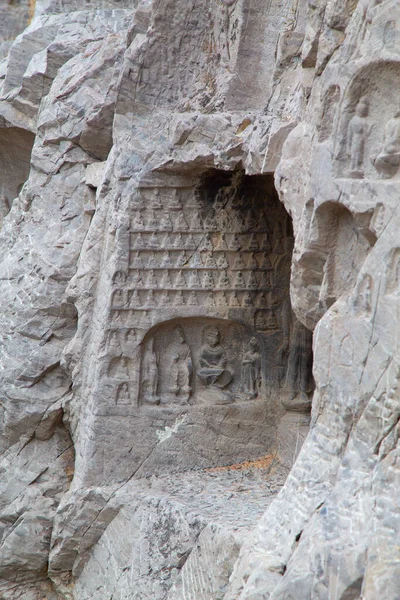 Híres Longmen Grottoes Szobrok Buddha Bodhisattvas Faragott Monolit Szikla Közelében — Stock Fotó