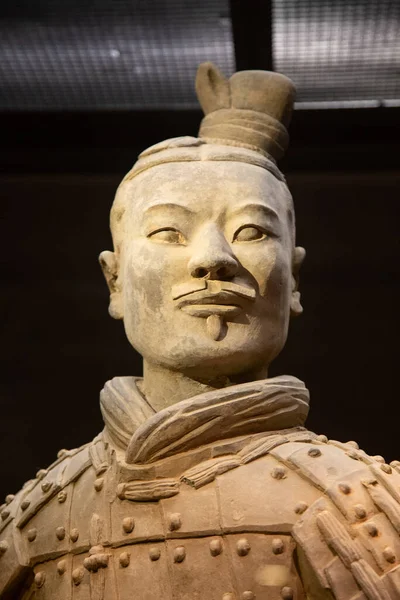 中国西安 2017年10月8日 中国西安著名兵马俑军 中国第一位皇帝秦始皇的陵墓中收藏了兵马俑的兵马俑雕塑 — 图库照片