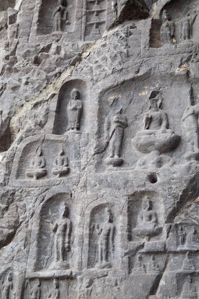 Slavné Longmen Grottoes Sochy Buddhy Bodhisattvas Vytesané Skále Monolitu Poblíž — Stock fotografie