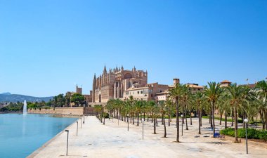 İspanya 'daki Palma de Mallorca şehrinin ana katedrali