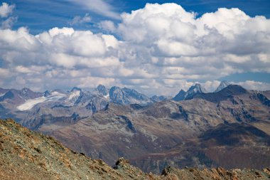 İsviçre 'nin Davos kentindeki Jakobshorn Dağı' nda sonbahar manzarası