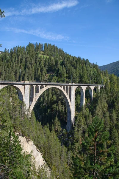 Viaduto Wiesener Famoso Linha Trem Davos Filisur Nos Alpes Suíços — Fotografia de Stock