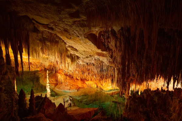 Berömd Grotta Cuevas Del Drach Drakgrotta Spanska Mallorca Stockfoto