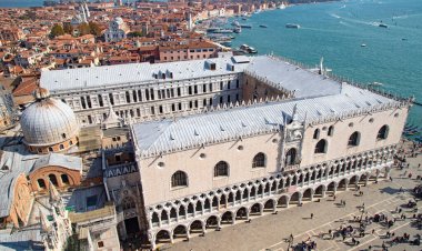 Venedik şehrinin havadan görünüşü, İtalya
