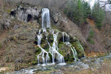 Feribota Romanya şelale