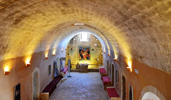Arkadi dentro do mosteiro — Fotografia de Stock