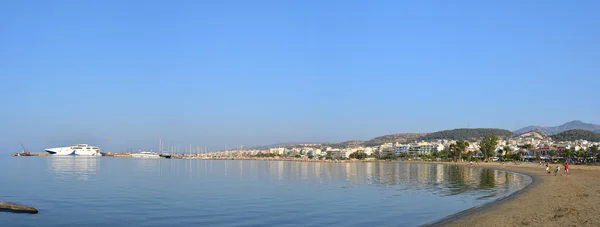 Plaży miasta Rethymno, w redakcji — Zdjęcie stockowe