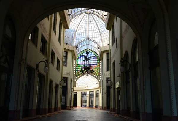 Oradea Rumania 2020 Histórica Arquitectura Del Palacio Del Águila Negra — Foto de Stock
