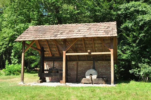 Sibiu etno Müzesi taş değirmen — Stok fotoğraf