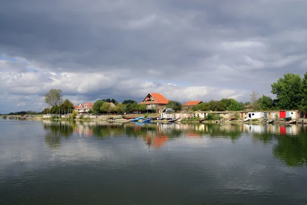 Serbian fishing village — Stock Photo, Image