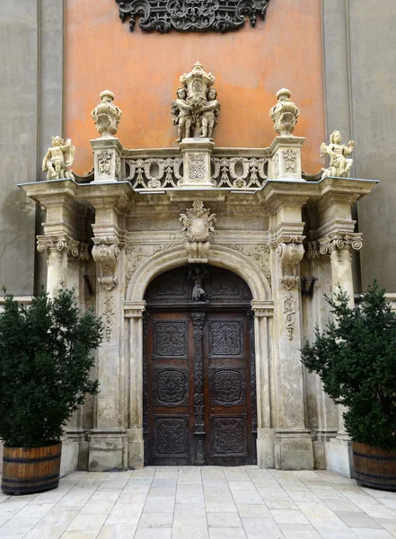 Üniversite kilise kapı — Stok fotoğraf