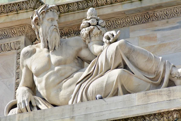Статуя Арки Мира — стоковое фото