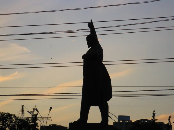 Estatua y línea — Foto de Stock