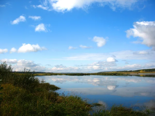 Rivière et ciel — Photo