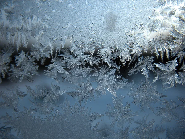 Janela de inverno congelada — Fotografia de Stock