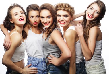 Beş kız arkadaş grubu