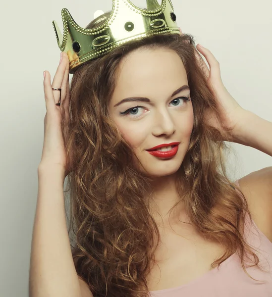 Giovane donna bionda in corona — Foto Stock