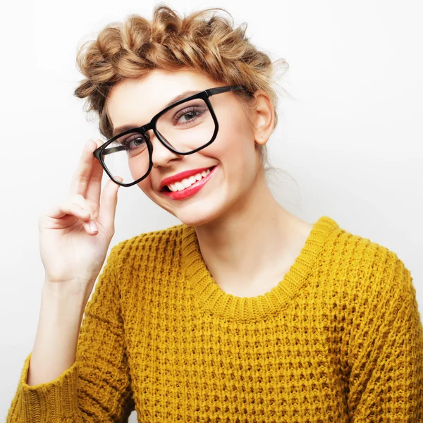 Retrato de una mujer casual en gafas — Foto de Stock
