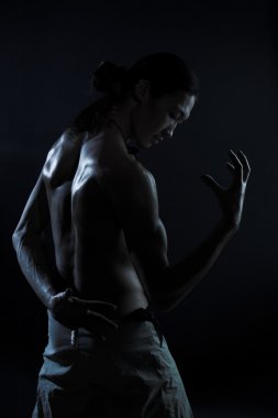 Genç, yakışıklı silüeti