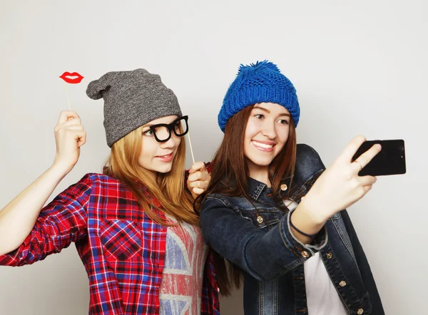 Donne che prendono selfie — Foto Stock