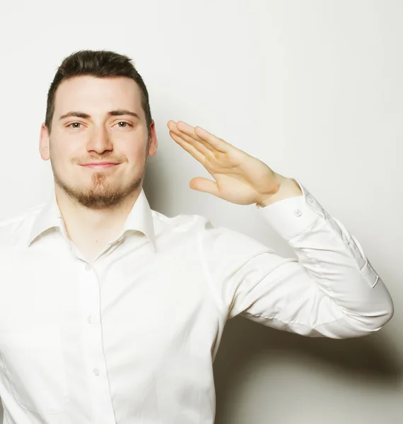 Joven hombre de negocios vistiendo camisa blanca — Foto de Stock