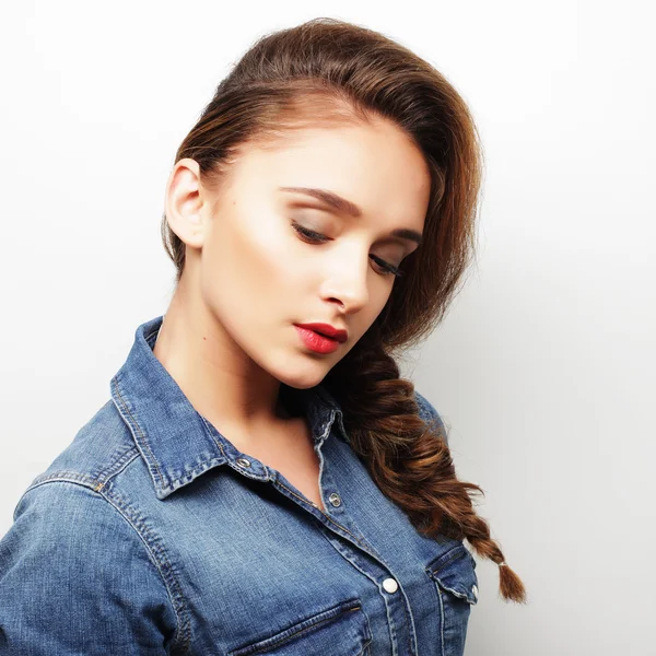 Mujer estilo de pelo retrato . — Foto de Stock