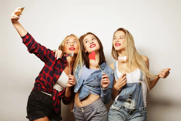 Ragazze divertenti, pronto per la festa, selfie — Foto Stock