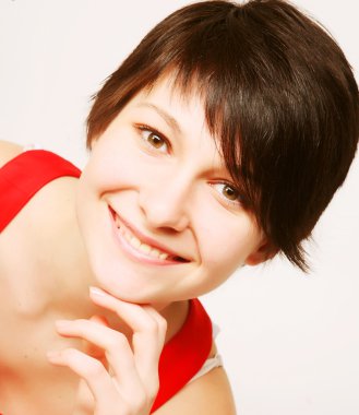 güzel bir gülümseme ile kadın