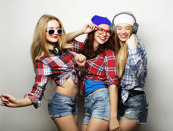 Tre snygga sexiga hipster girls bästa vänner. — Stockfoto