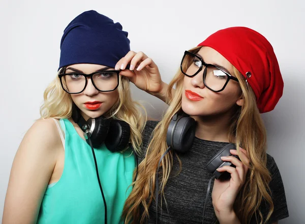 Dois melhores amigos hipster meninas — Fotografia de Stock