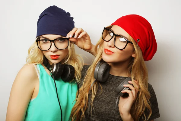 İki en iyi arkadaş hipster kızlar — Stok fotoğraf