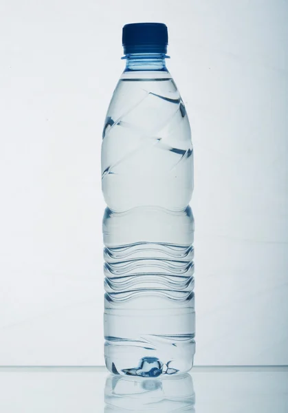 Plastic fles water — Stockfoto