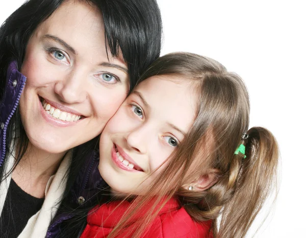 어머니와 그녀의 딸 미소를 카메라 — 스톡 사진