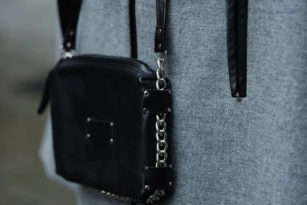 Bag. Close up girl wearing accessory. — Stock Photo, Image