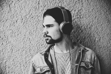 Hipster adam portre siyah beyaz